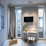 Redstone Aparthotel