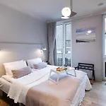 Redstone Aparthotel 4*