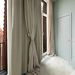 Redstone Aparthotel 4*