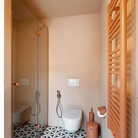 Redstone Aparthotel
