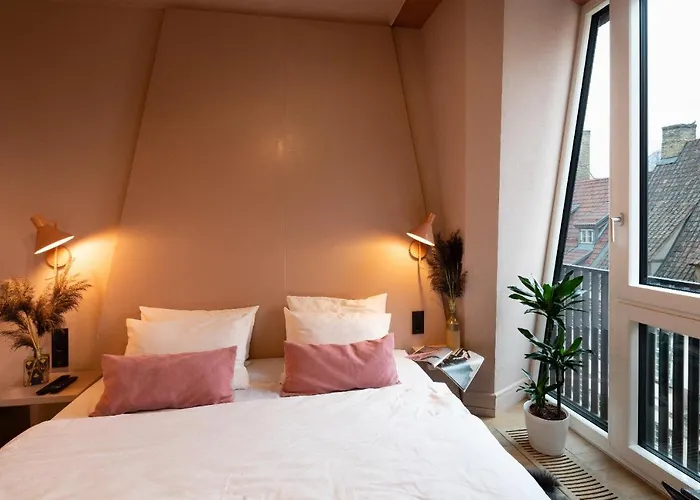 Aparthotel Redstone 4*