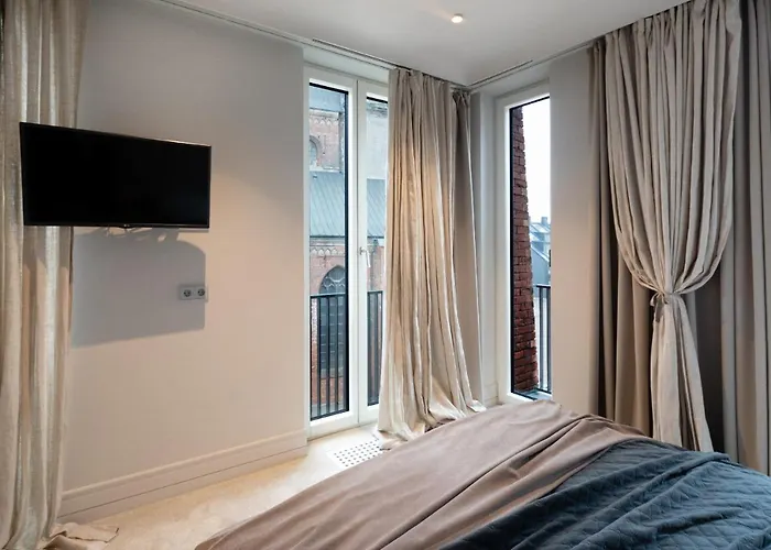 Aparthotel Redstone 4*