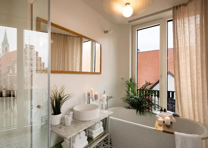 Redstone Aparthotel 4*