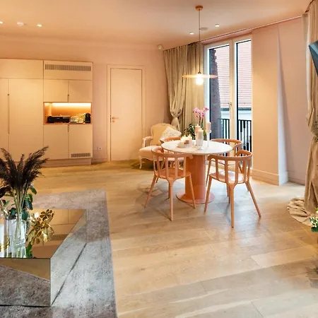 Hotel apartamentowy Redstone