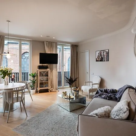 Hotel apartamentowy Redstone