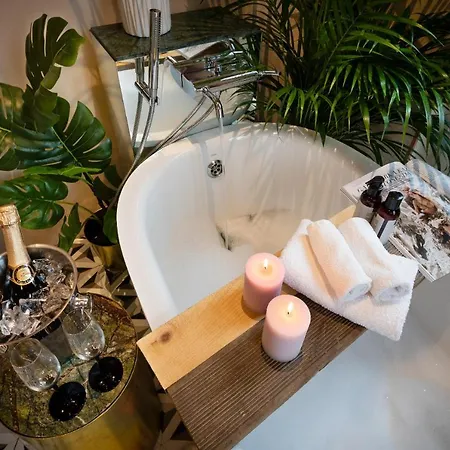 Апарт-отель Redstone